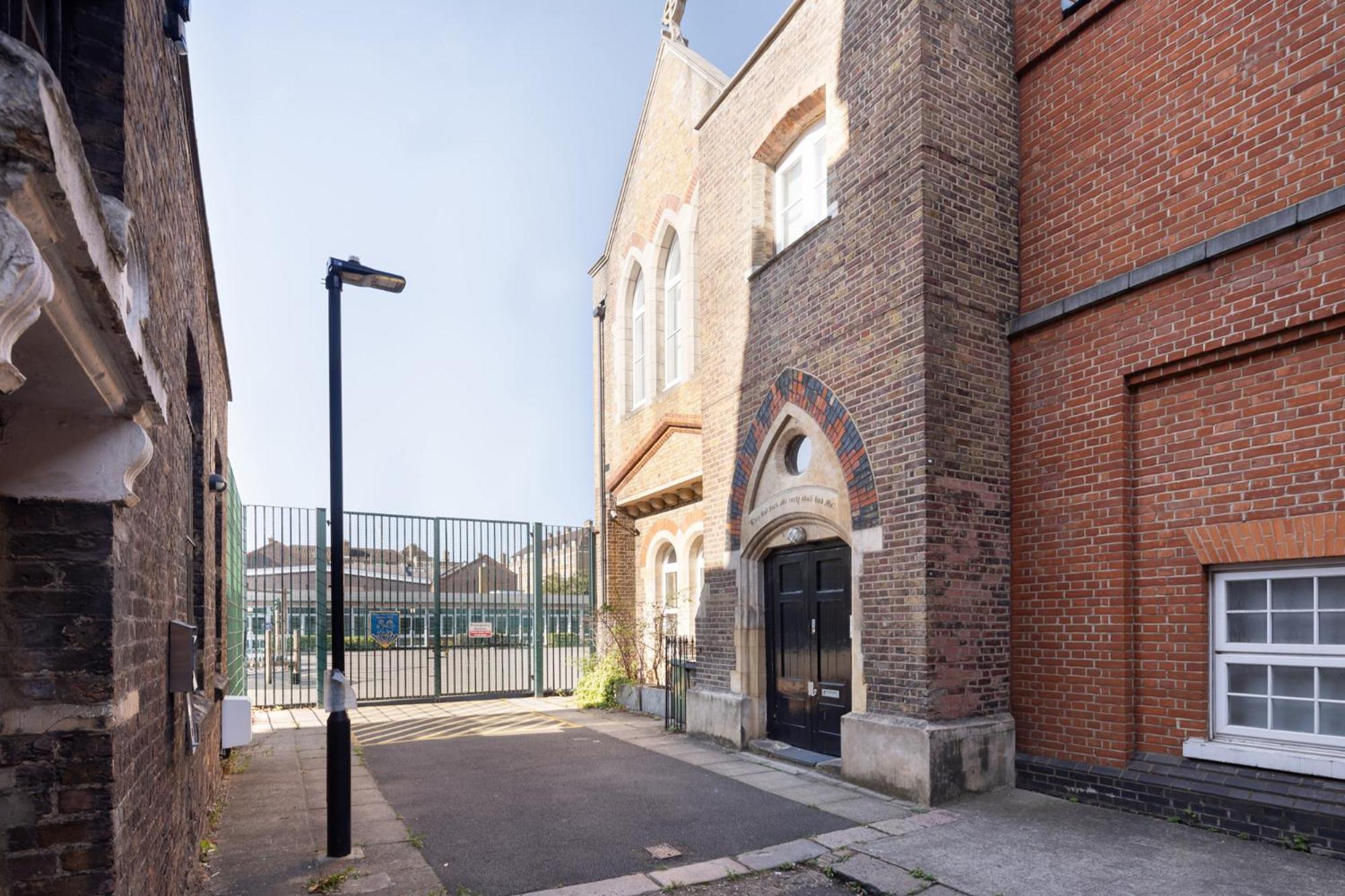 Veeve - Divine Mezzanine * London