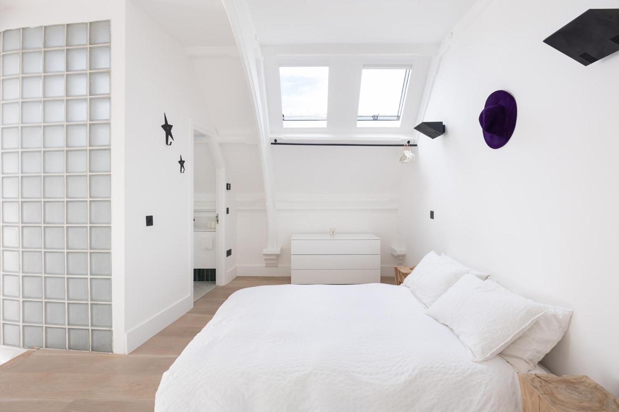 Veeve - Divine Mezzanine *