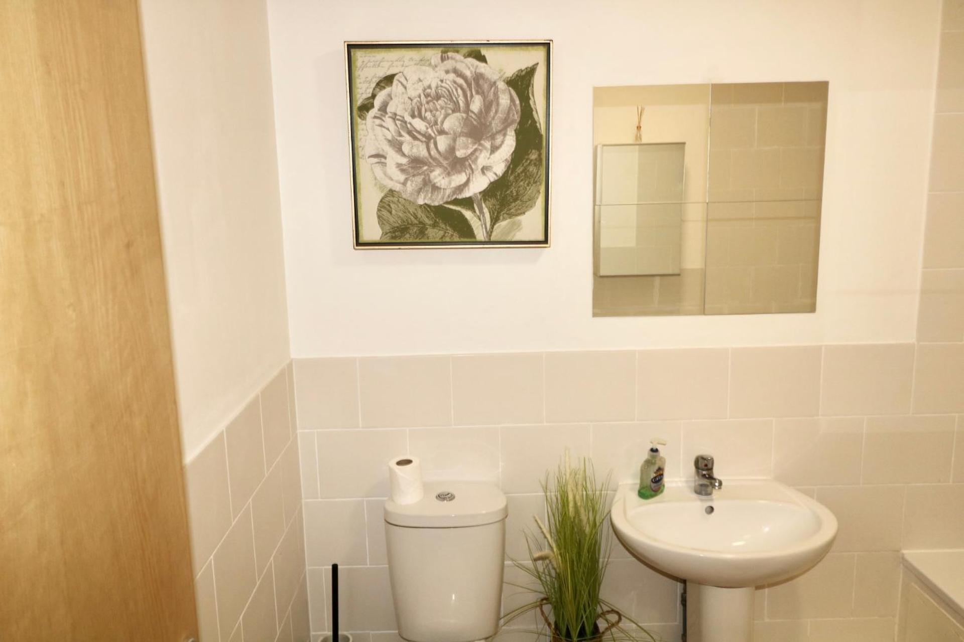 Appartement Modern 2 Bed Close To Station *
