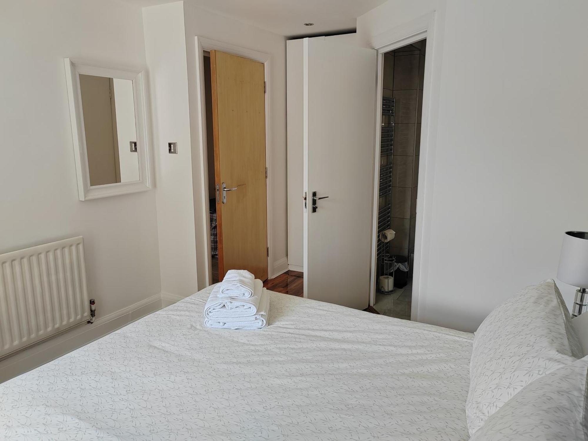 Apartment Luxury Two Bedroom In Bayswater *