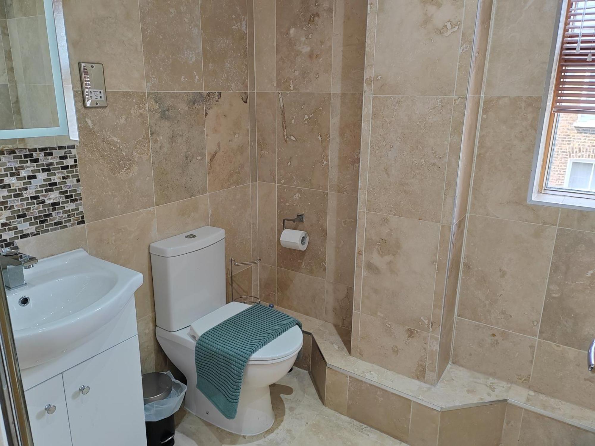 Luxury Two Bedroom In Bayswater Apartment