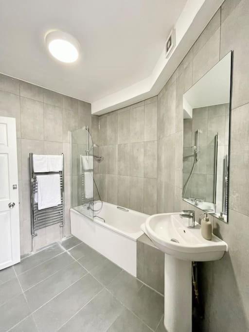 Apartment Boho In The Heart Of Soho 2, Shared London