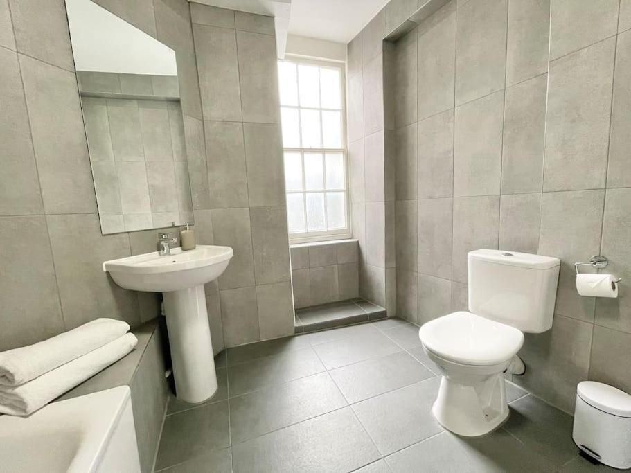 Apartment Boho In The Heart Of Soho 2, Shared London