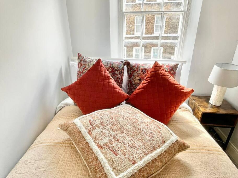 Boho In The Heart Of Soho 2, Shared Apartment
