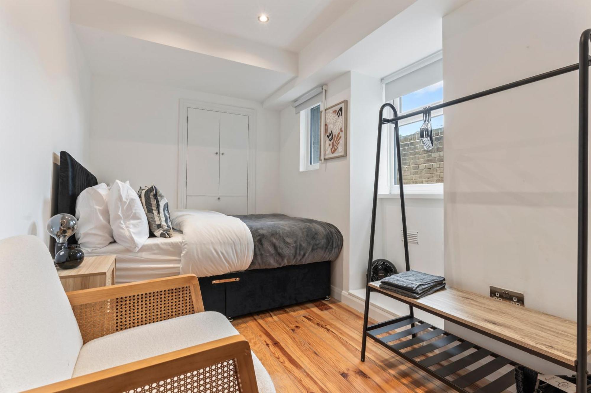 Charming 2-bed Flat With Garden In London