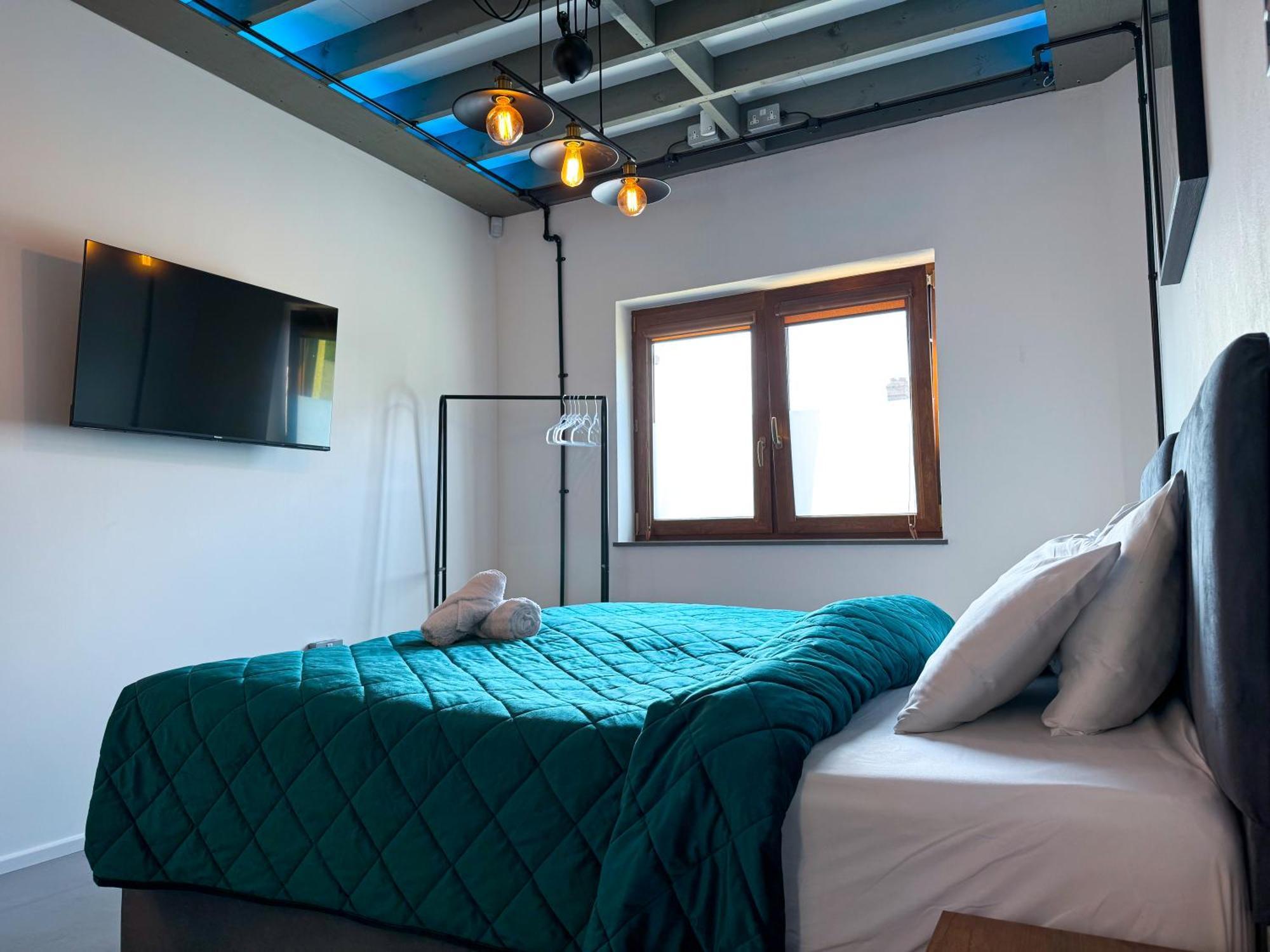 Apartment Unique With Private Garden