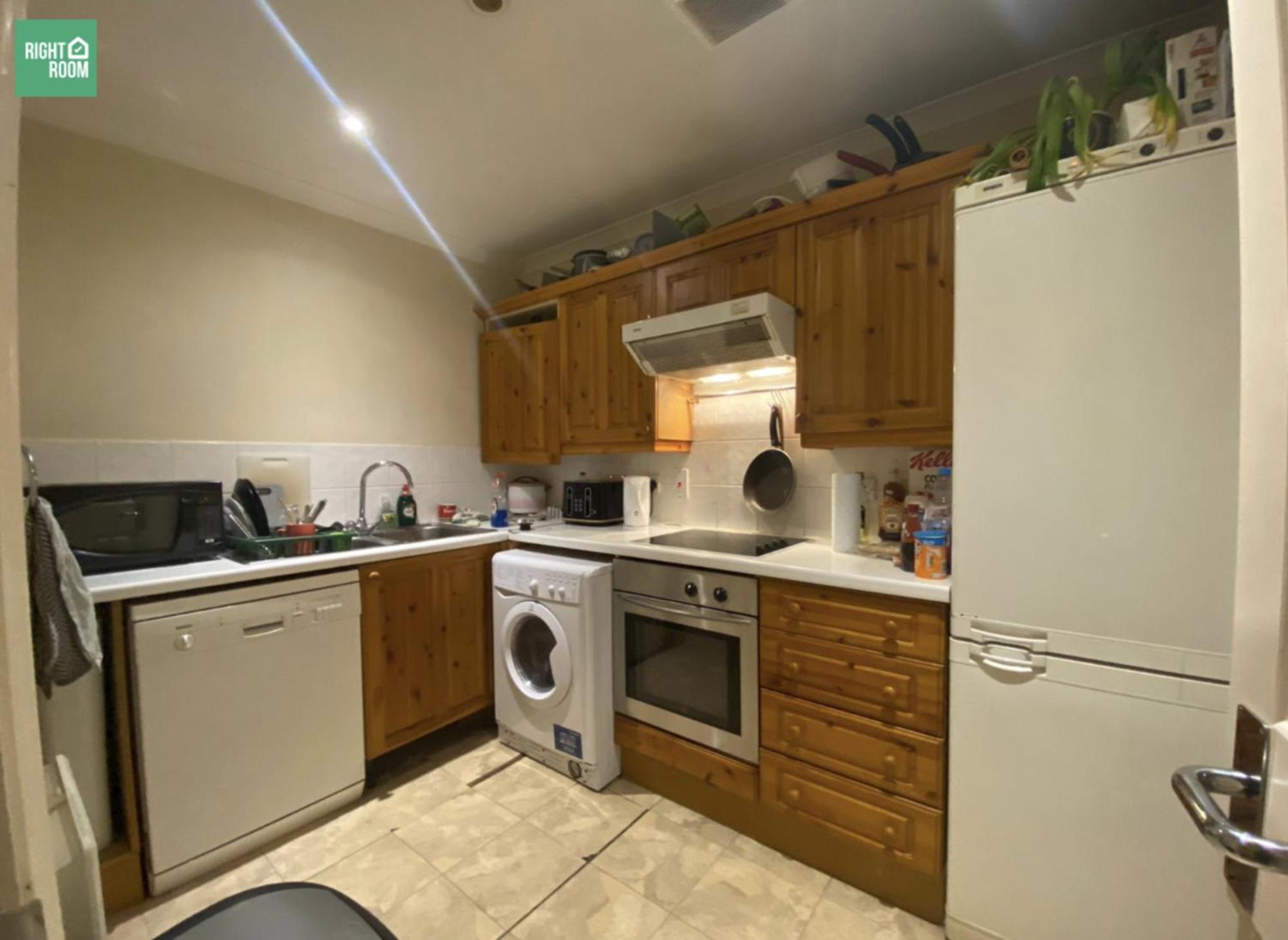 Elgin House, Poplar, E14 Capsule hotel London