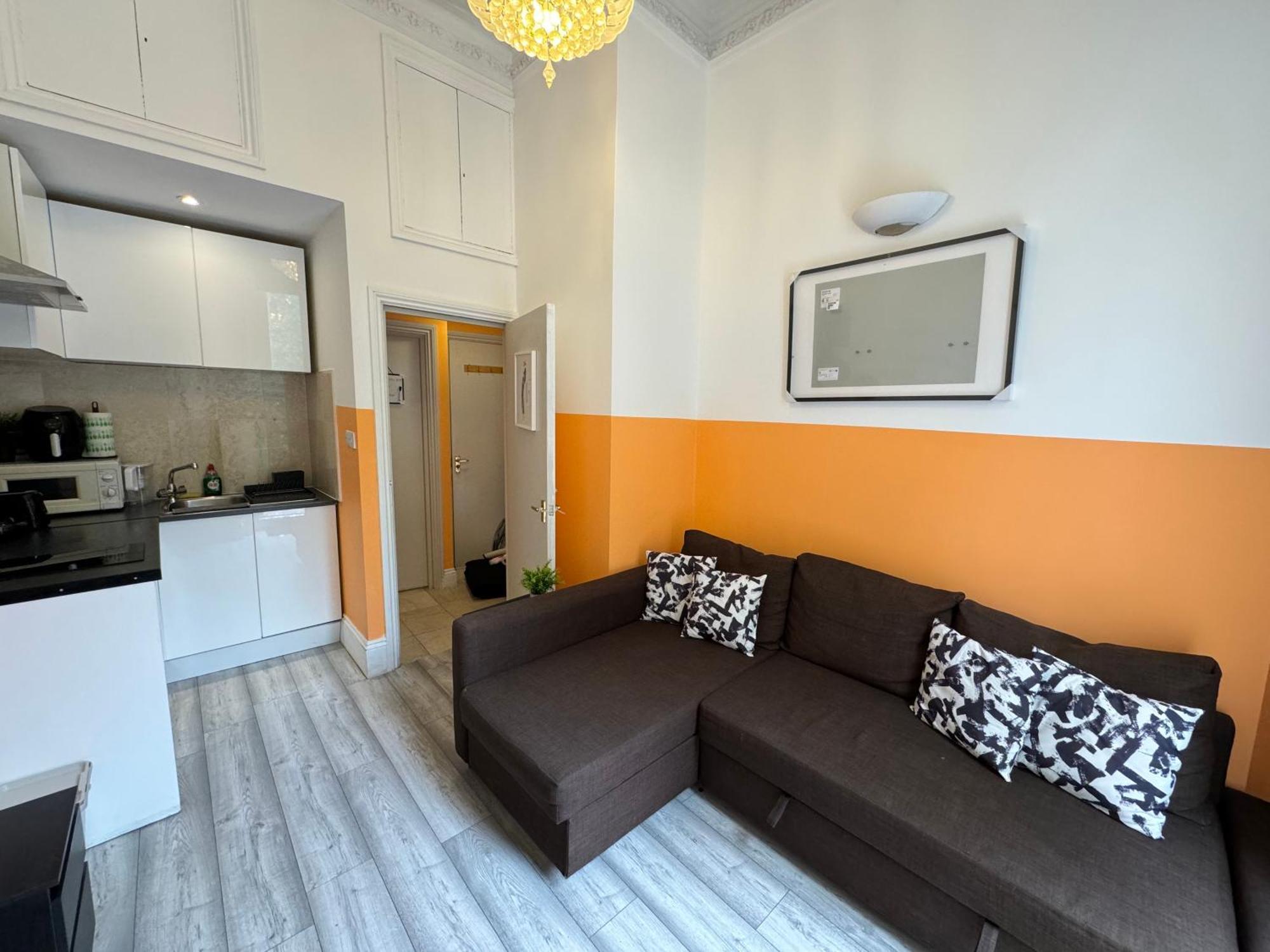 Central, Compact And Fashion Flat For 4 People With Breakfast In Kensington Zone 1 Apartment *