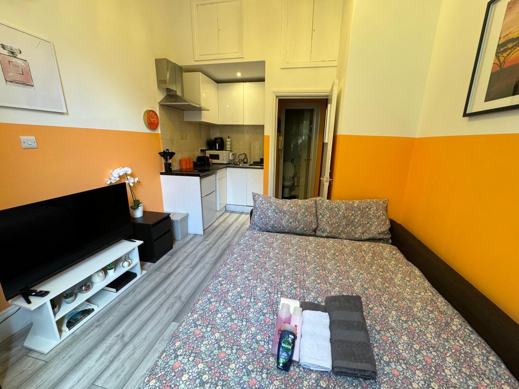 Appartement Central, Compact And Fashion Flat For 4 People With Breakfast In Kensington Zone 1 Londen