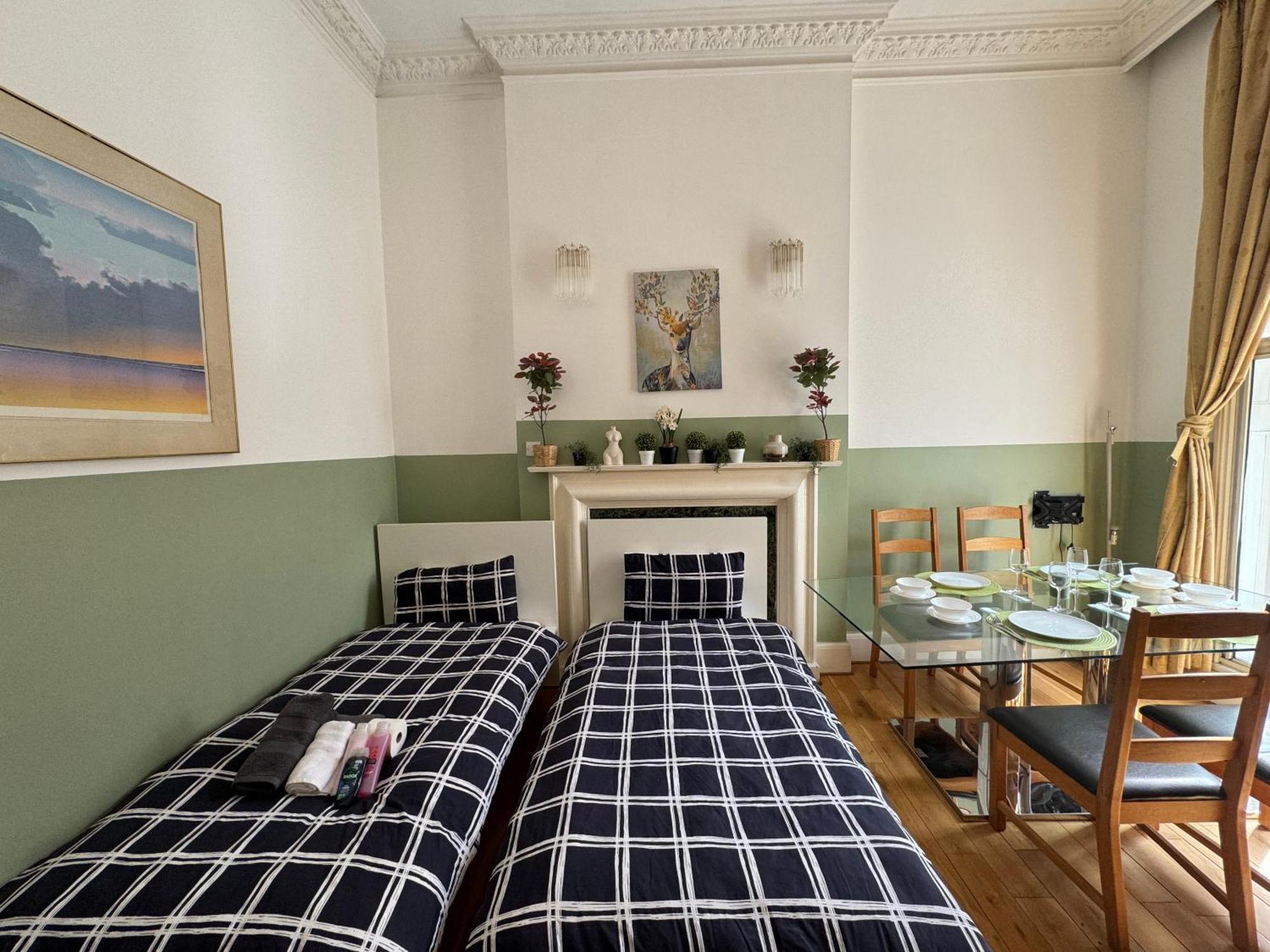 And Affordable Flat For 6 People In Zone 1 - Baker Street - With Breakfast Included * Londres