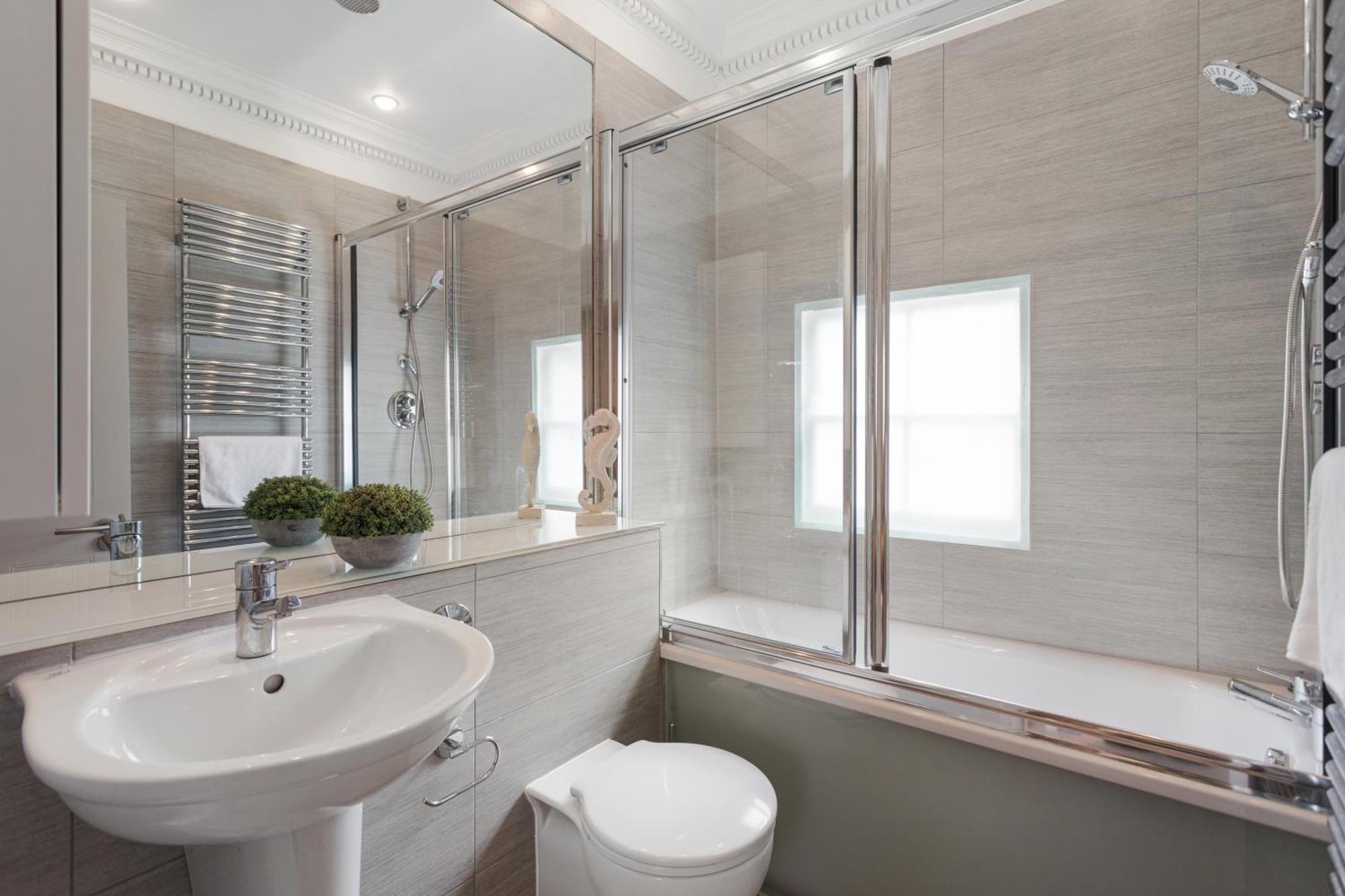 Stunning Knightsbridge 2bed Flat!
