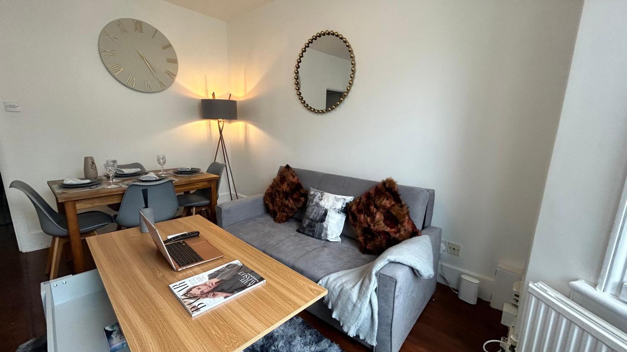 Qties Beautiful Abode Brixton * London