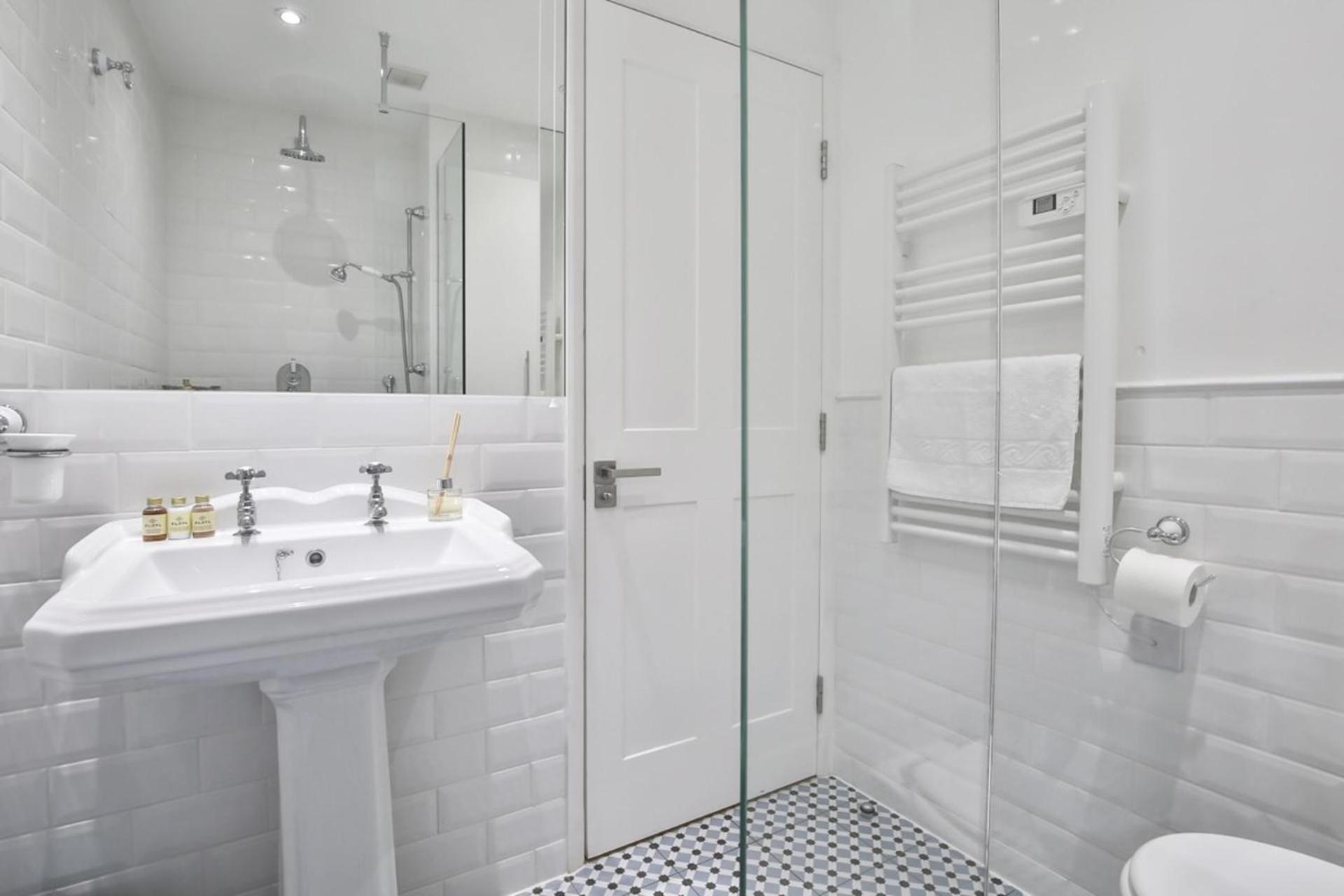 Apartment Newly Refurbished Flat With Great Transport Links