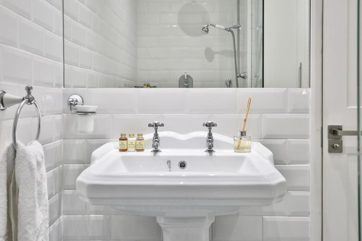 Apartment Newly Refurbished Flat With Great Transport Links *