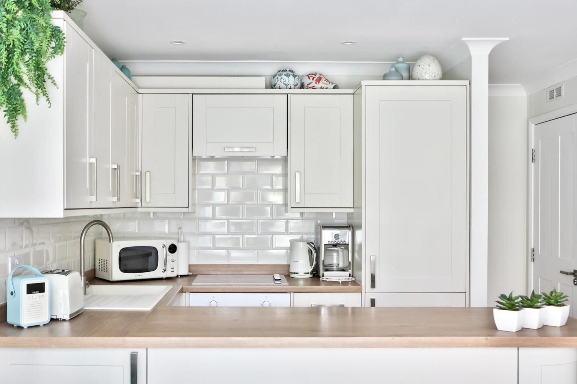 Newly Refurbished Flat With Great Transport Links *