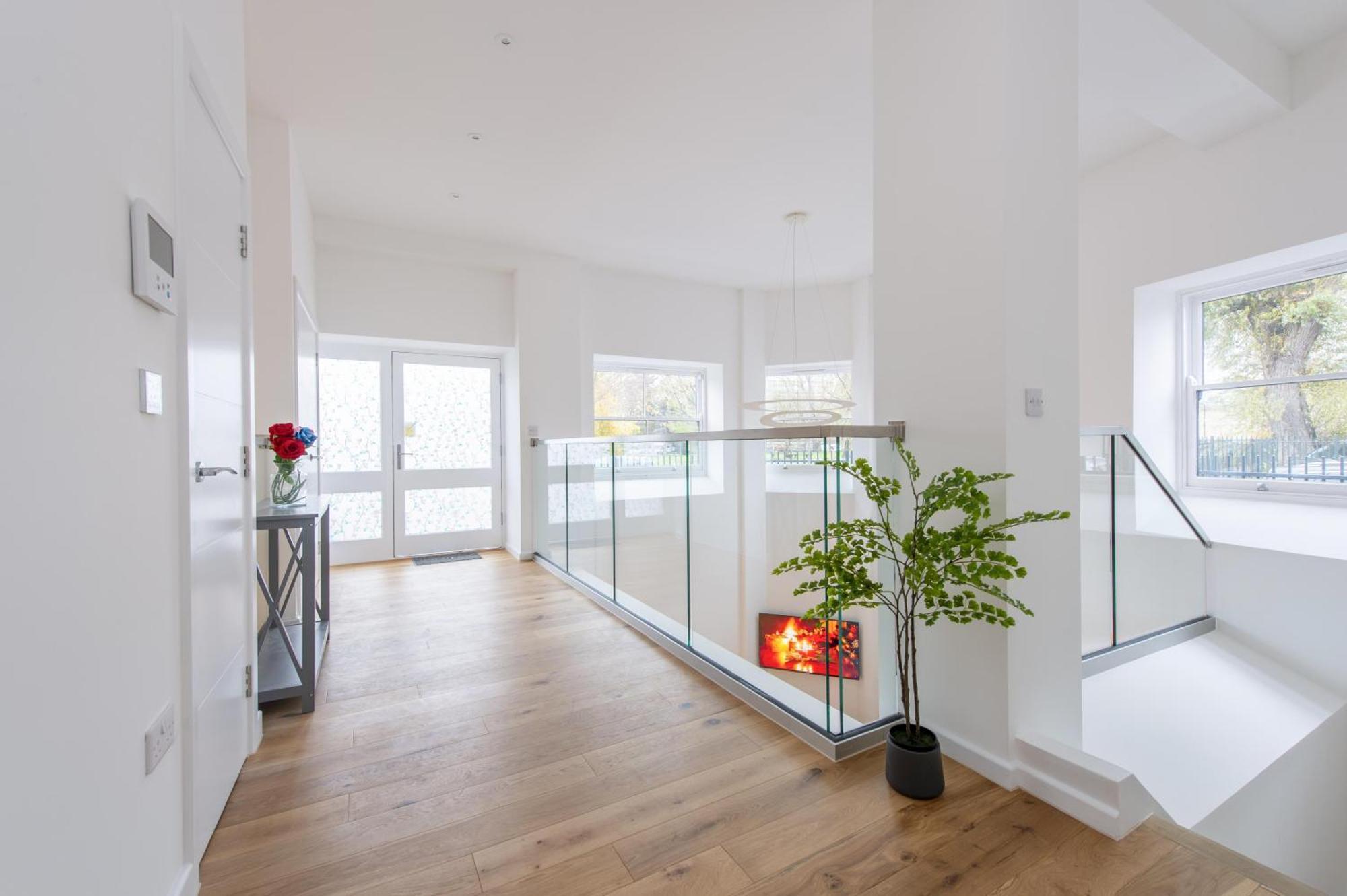 Apartment Exquisite 3br Duplex Air-con& Amenities London