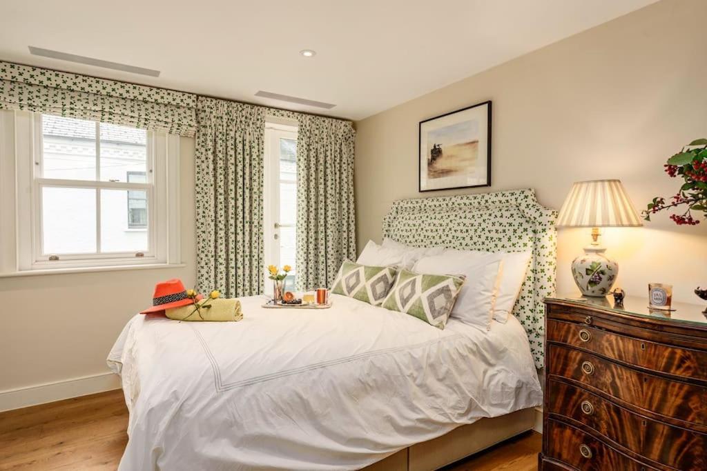Holiday home Stunning Notting Hill 3 Bed With Air Con *