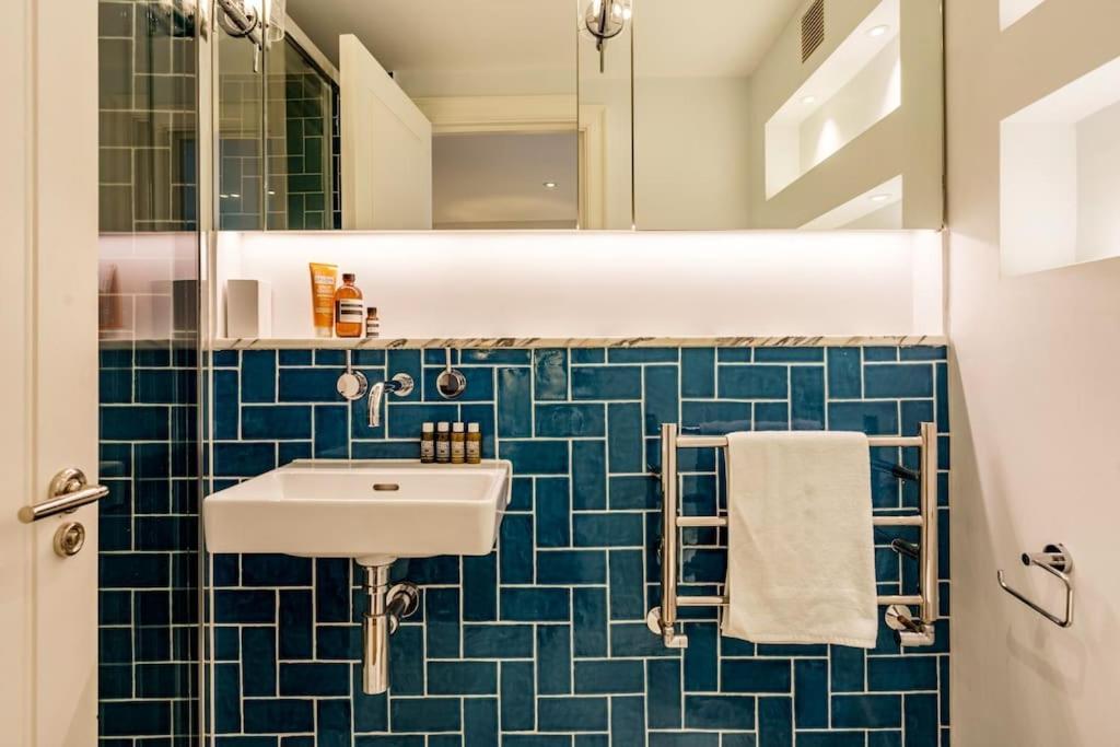 Stunning Notting Hill 3 Bed With Air Con Holiday home