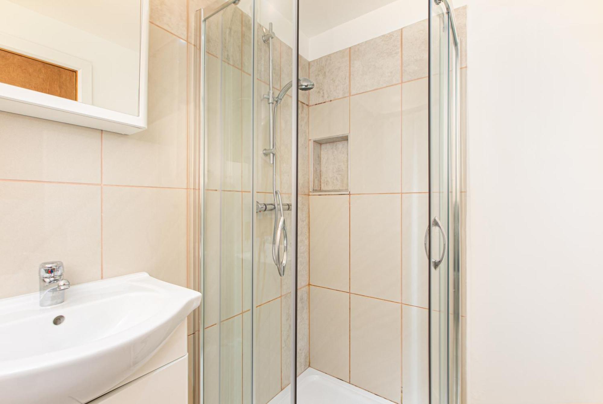 Skyvillion - One Bedroom By King's Cross *
