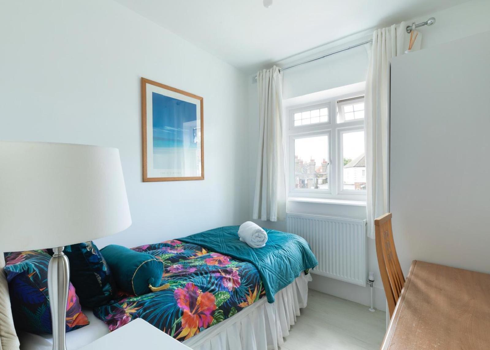 Wavertree House Homestay *