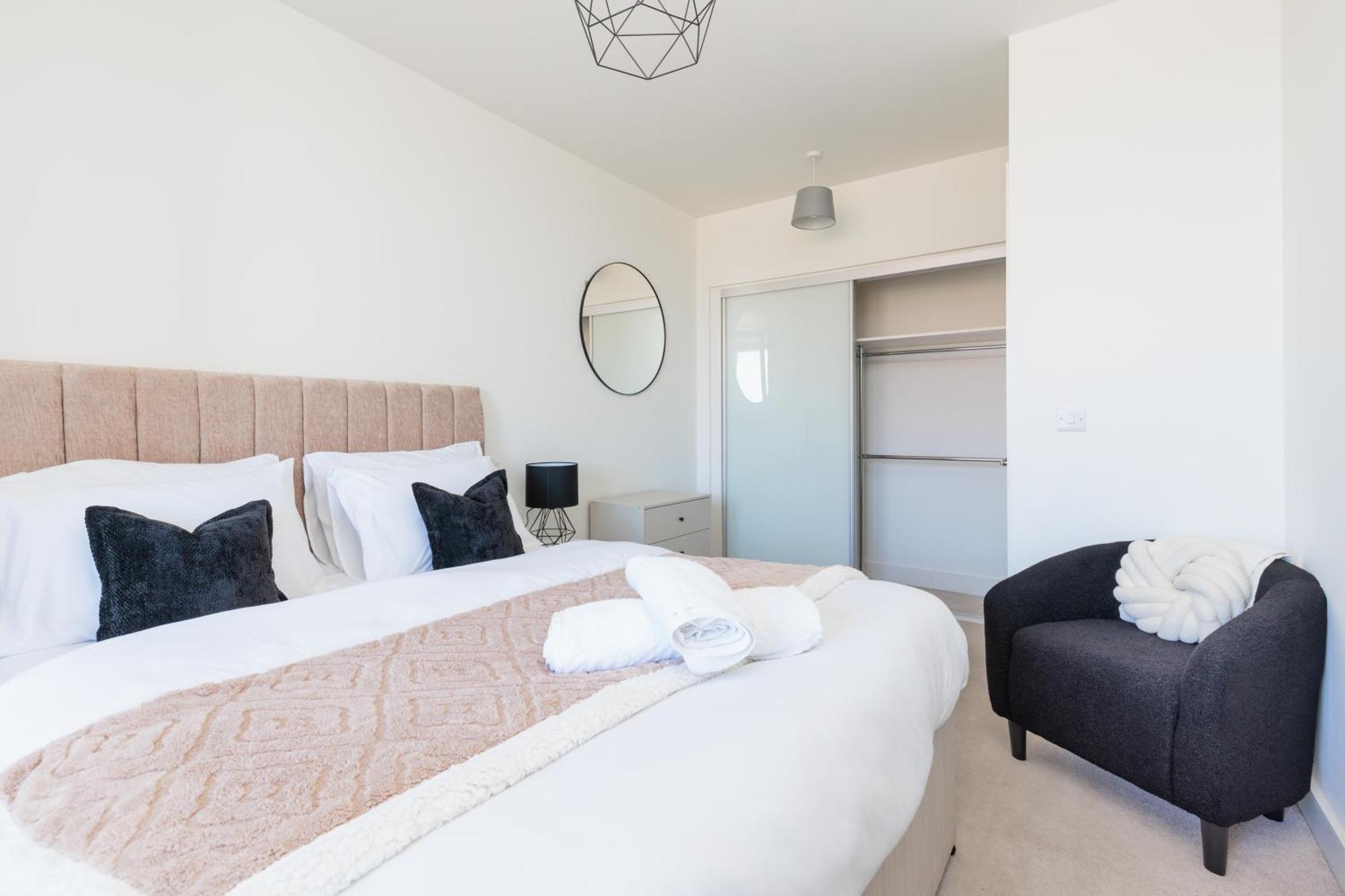 Modern Flat Canary Wharf, Close To Londen