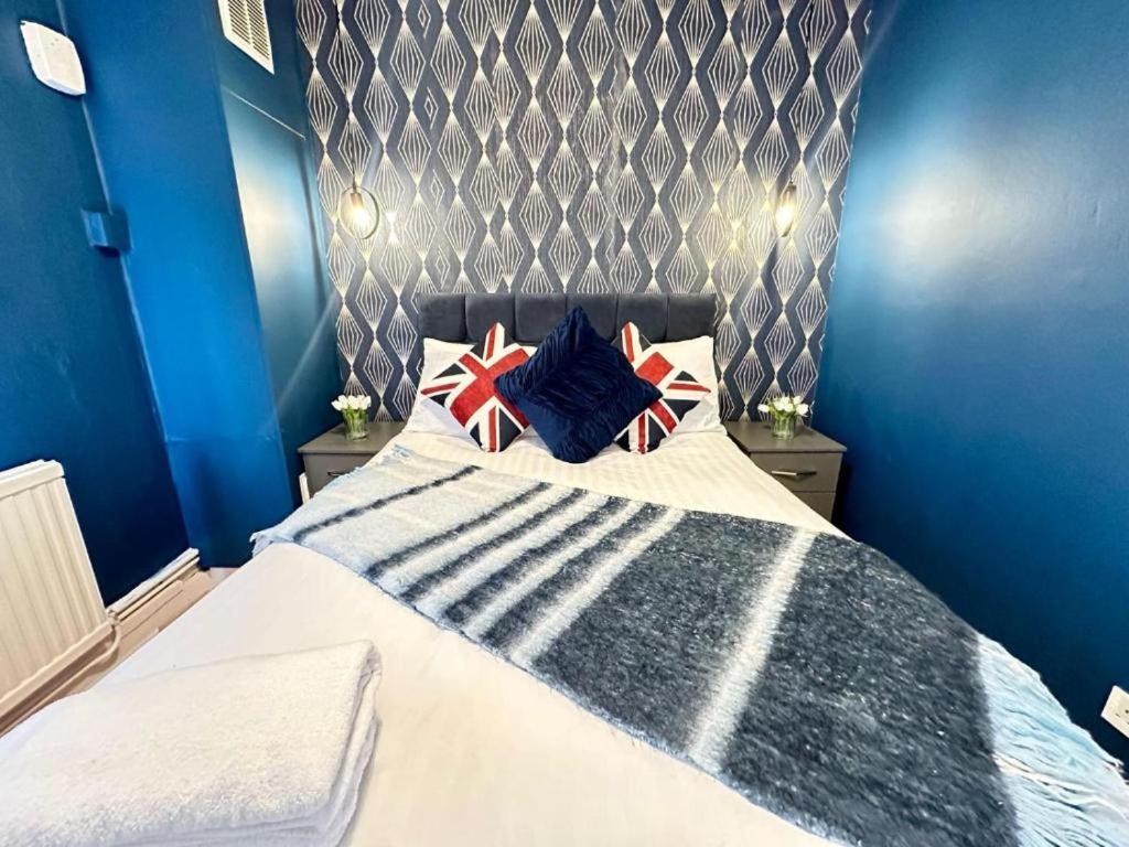 Three Bedroom Near Central Apartamento *