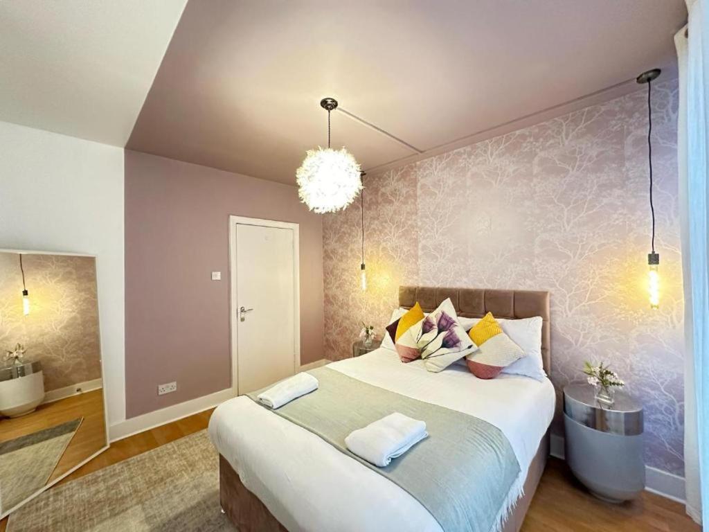 Three Bedroom Near Central * Londres