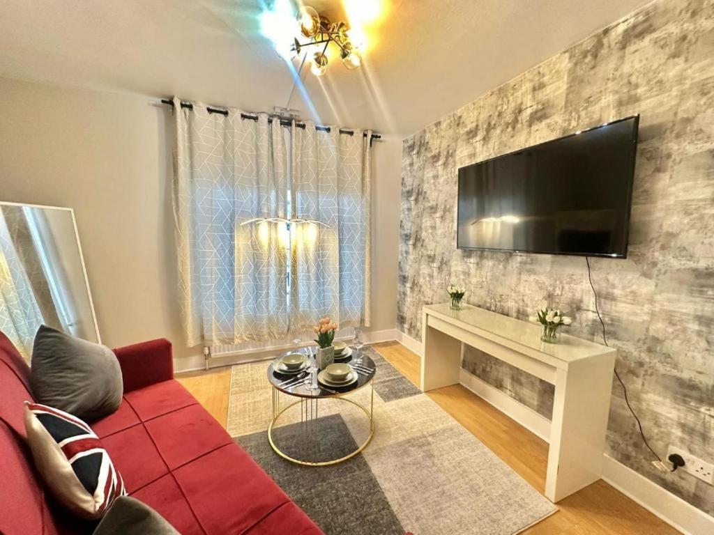 Three Bedroom Near Central