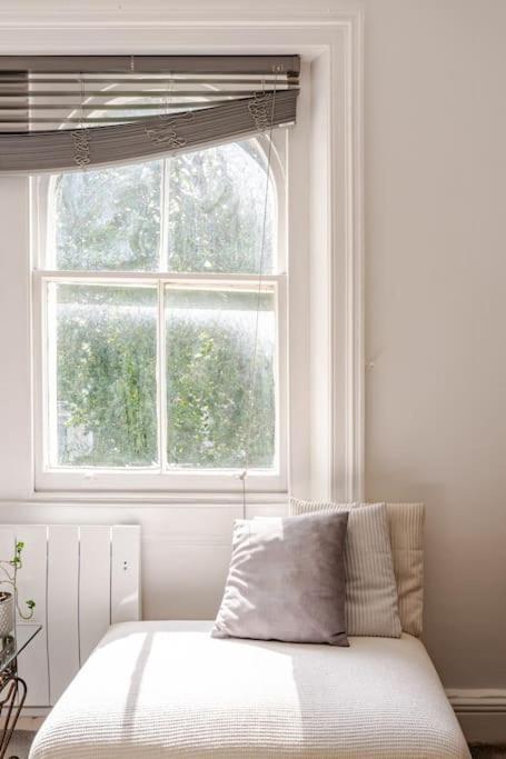 Notting Hill - Luxury Up To 6 Sleeps * London