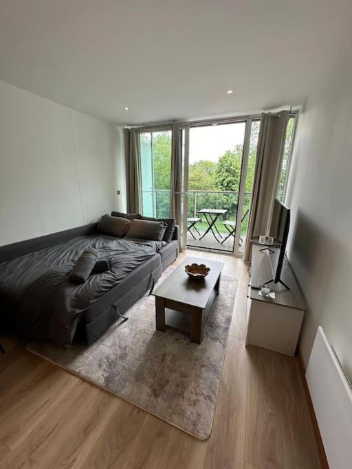 In Battersea Private Apartment *