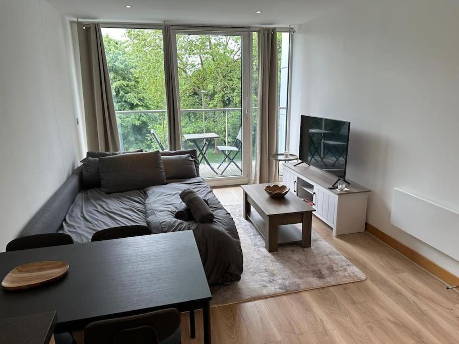 In Battersea Private Apartment London