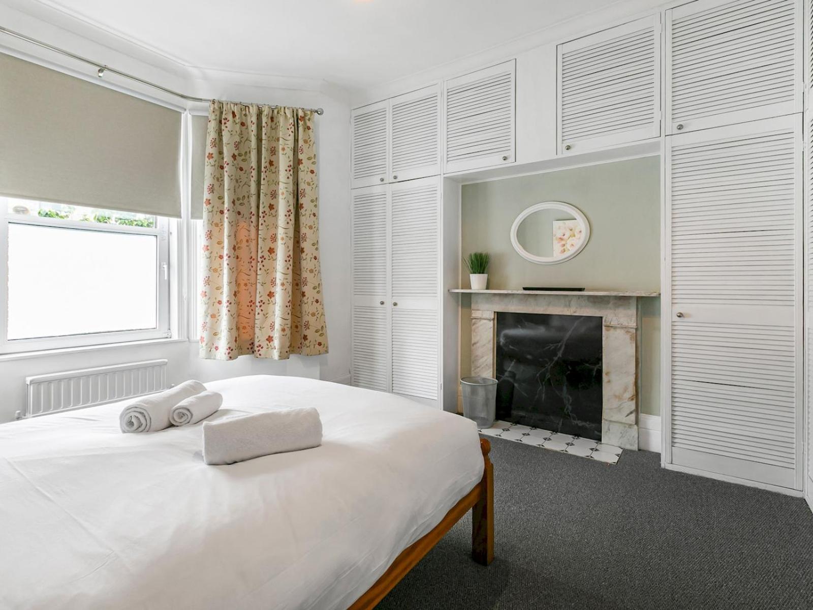 Pass The Keys Elegant Getaway House In Vibrant Clapham Juction London