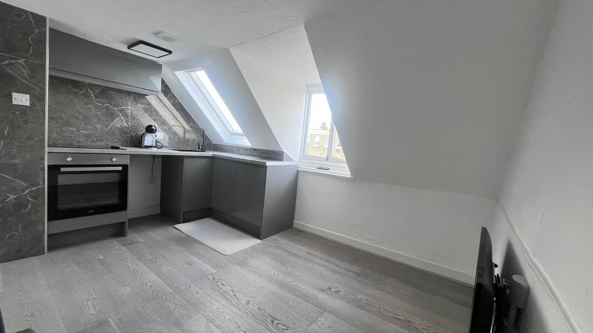 New One Bedroom In Chiswick *