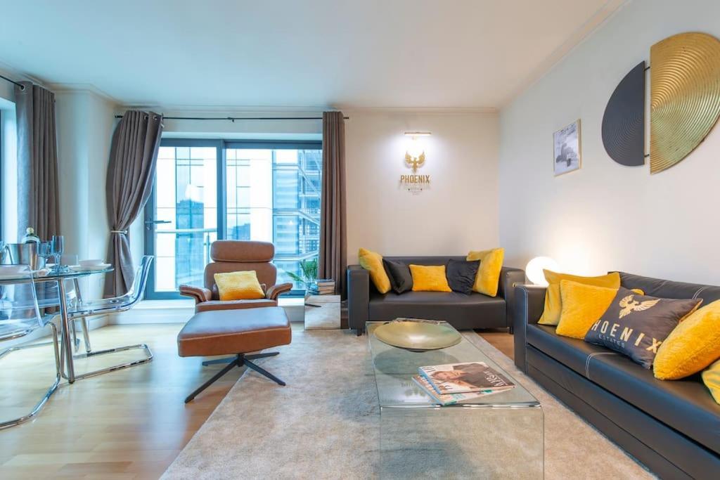 24hr Concierge, Gym, Pool, Museum, Shopping Centre London