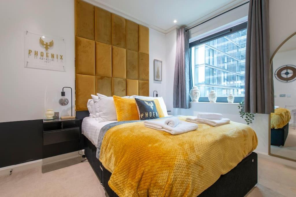 24hr Concierge, Gym, Pool, Museum, Shopping Centre * London