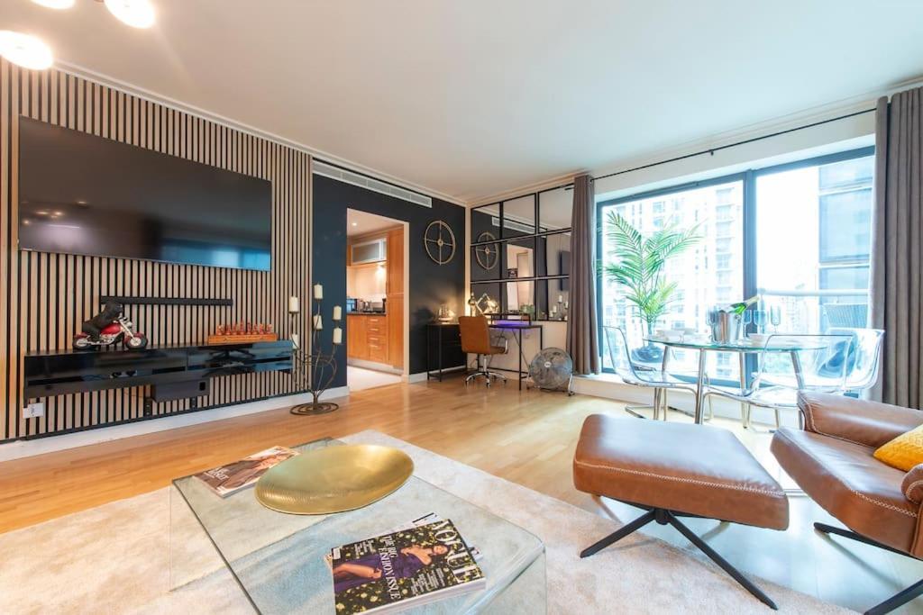24hr Concierge, Gym, Pool, Museum, Shopping Centre London