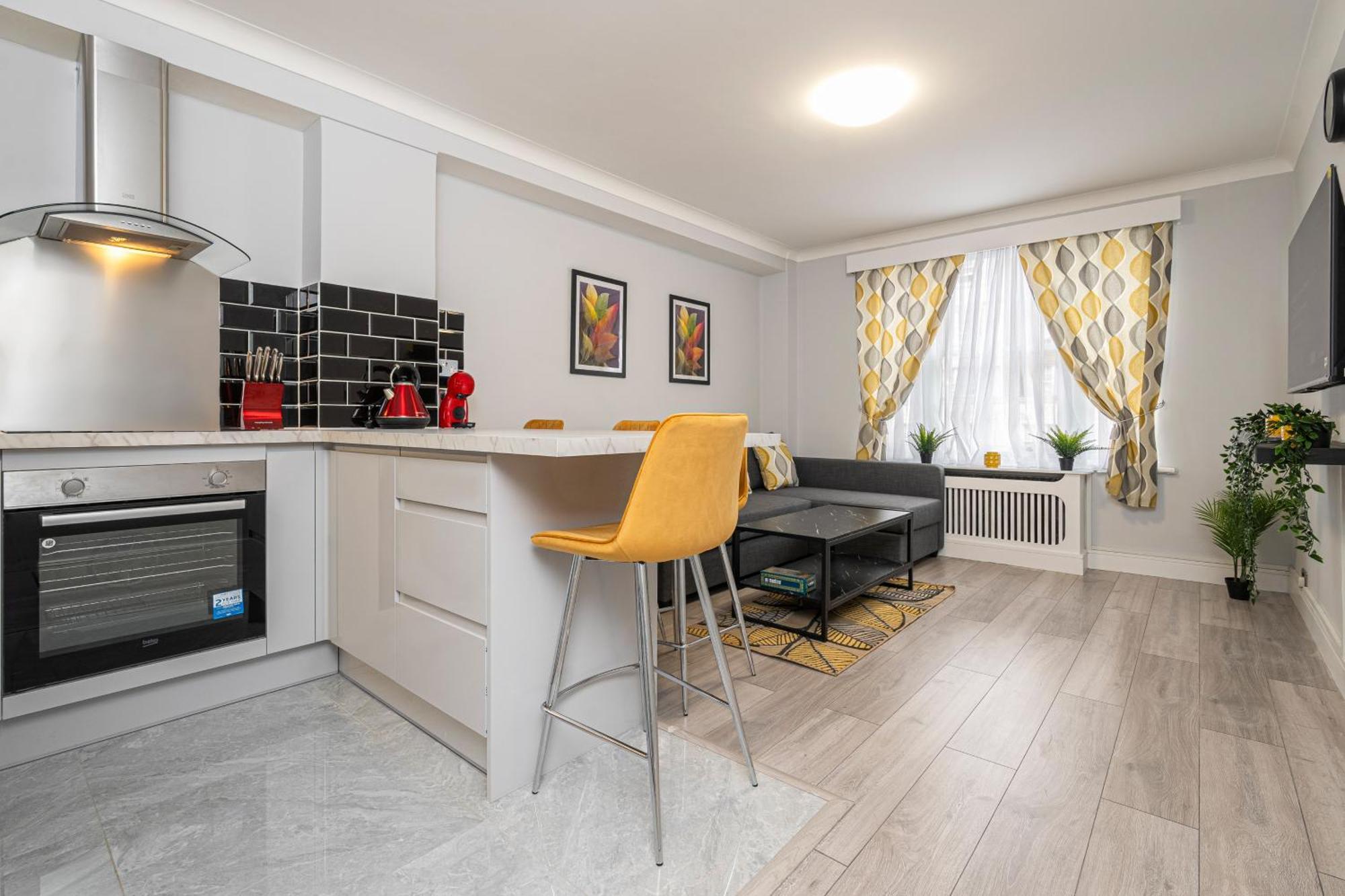 Cute 2 Bedroom Flat By Hyde Park
