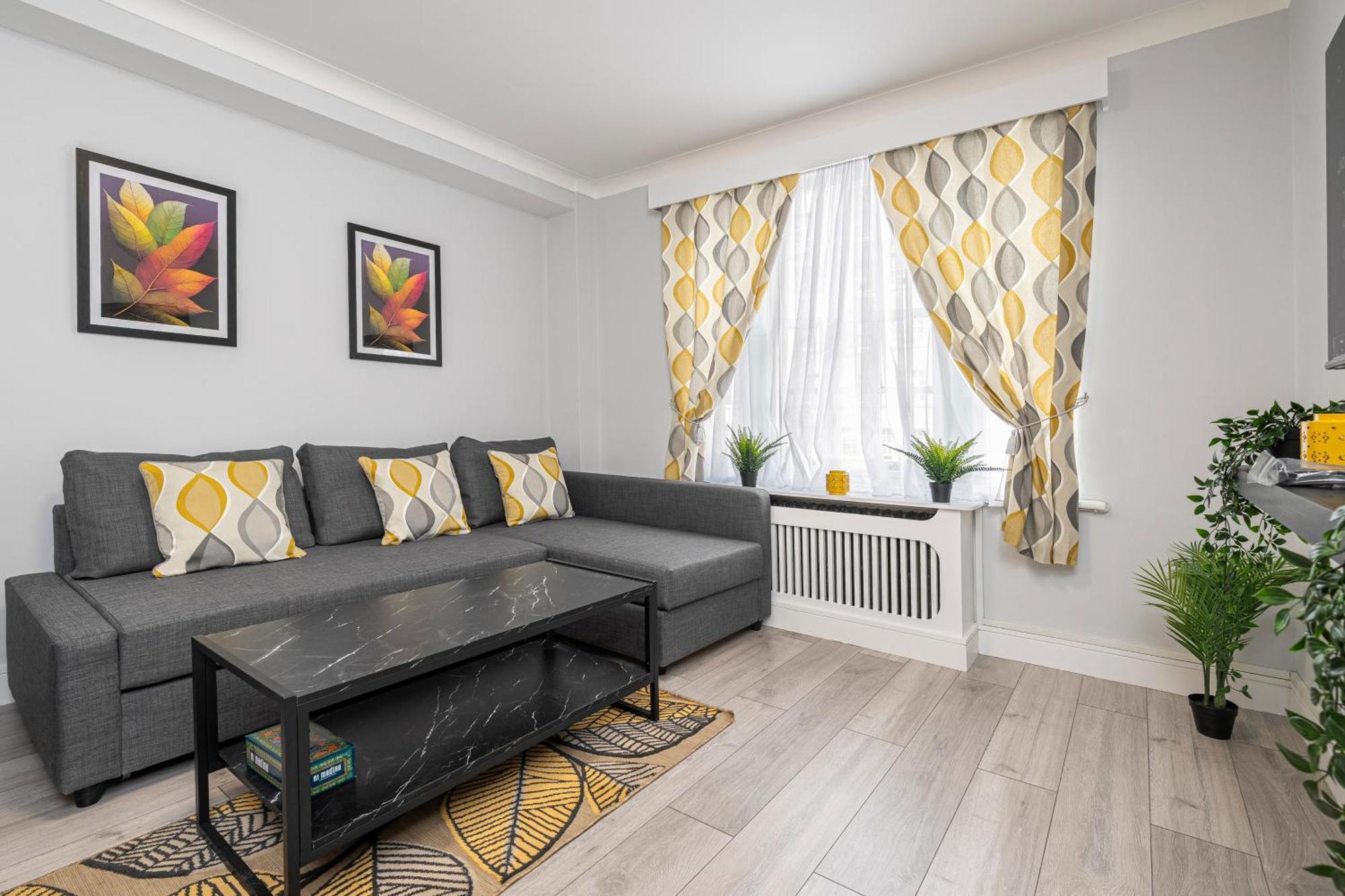 Cute 2 Bedroom Flat By Hyde Park