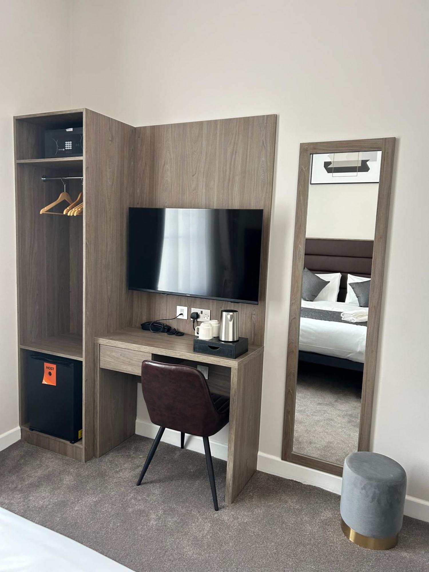 Reem Hotel