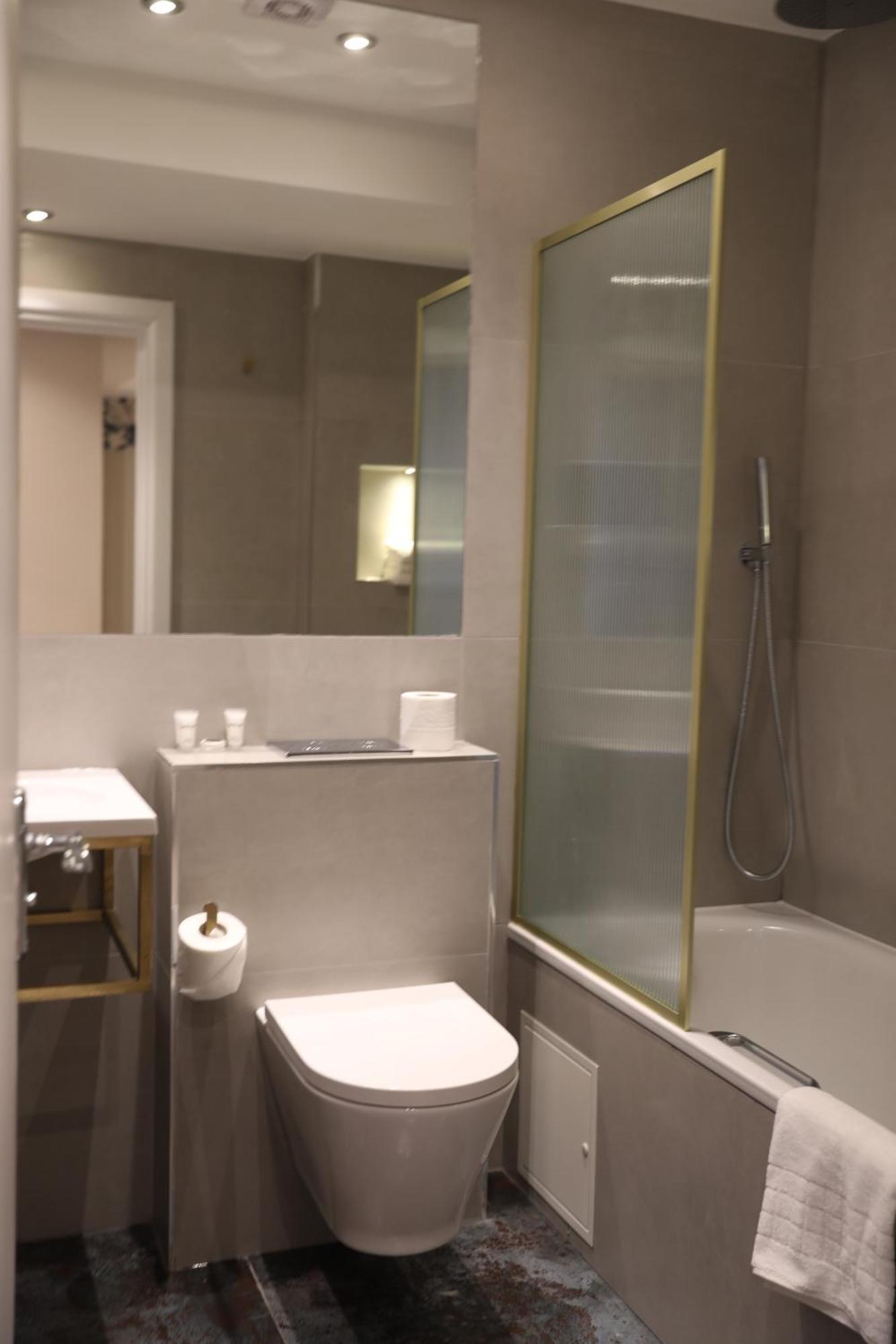 Reem Hotel London