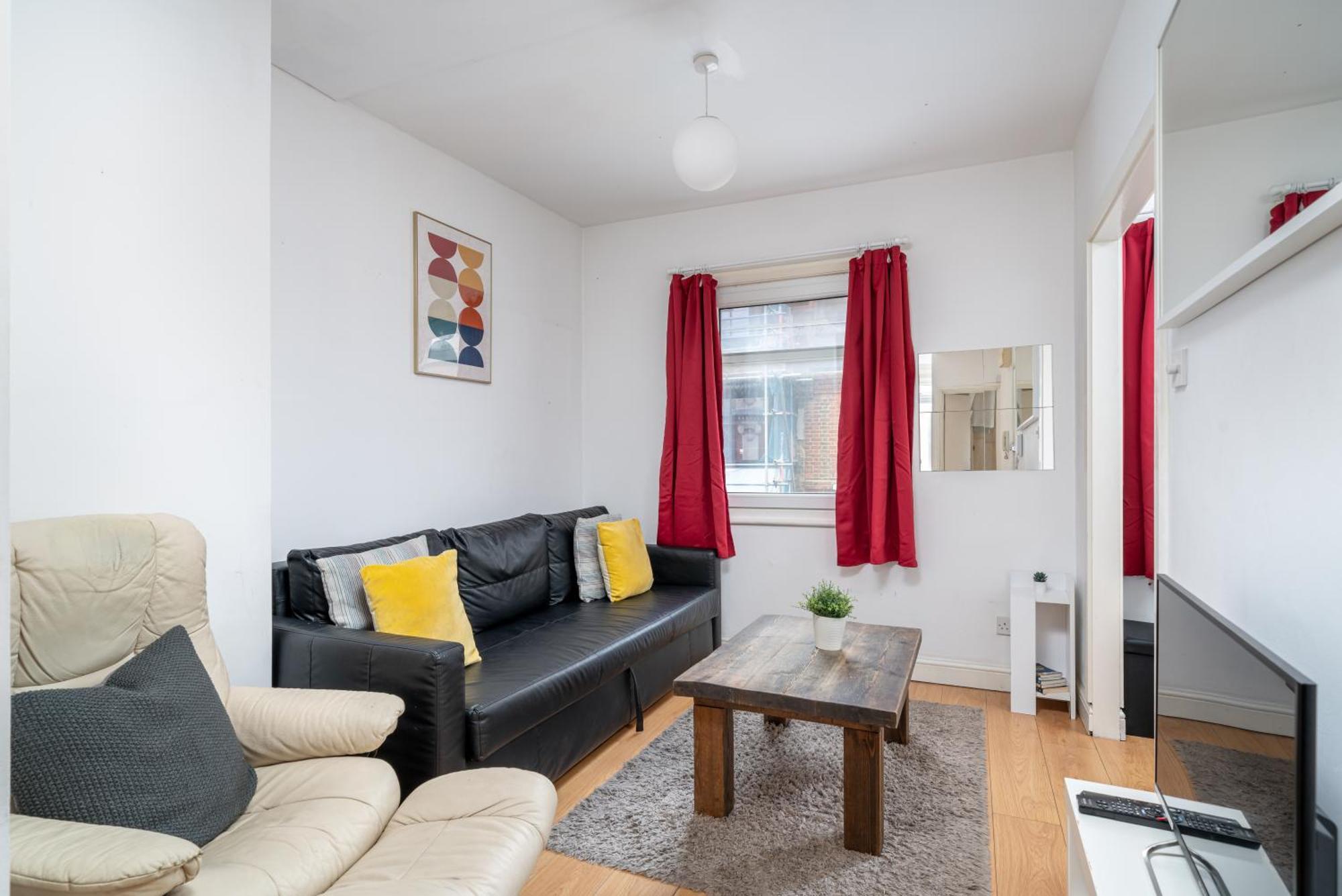 Carnaby & Oxford Street - Soho - One Bedroom - Double Bed & Sofabed *