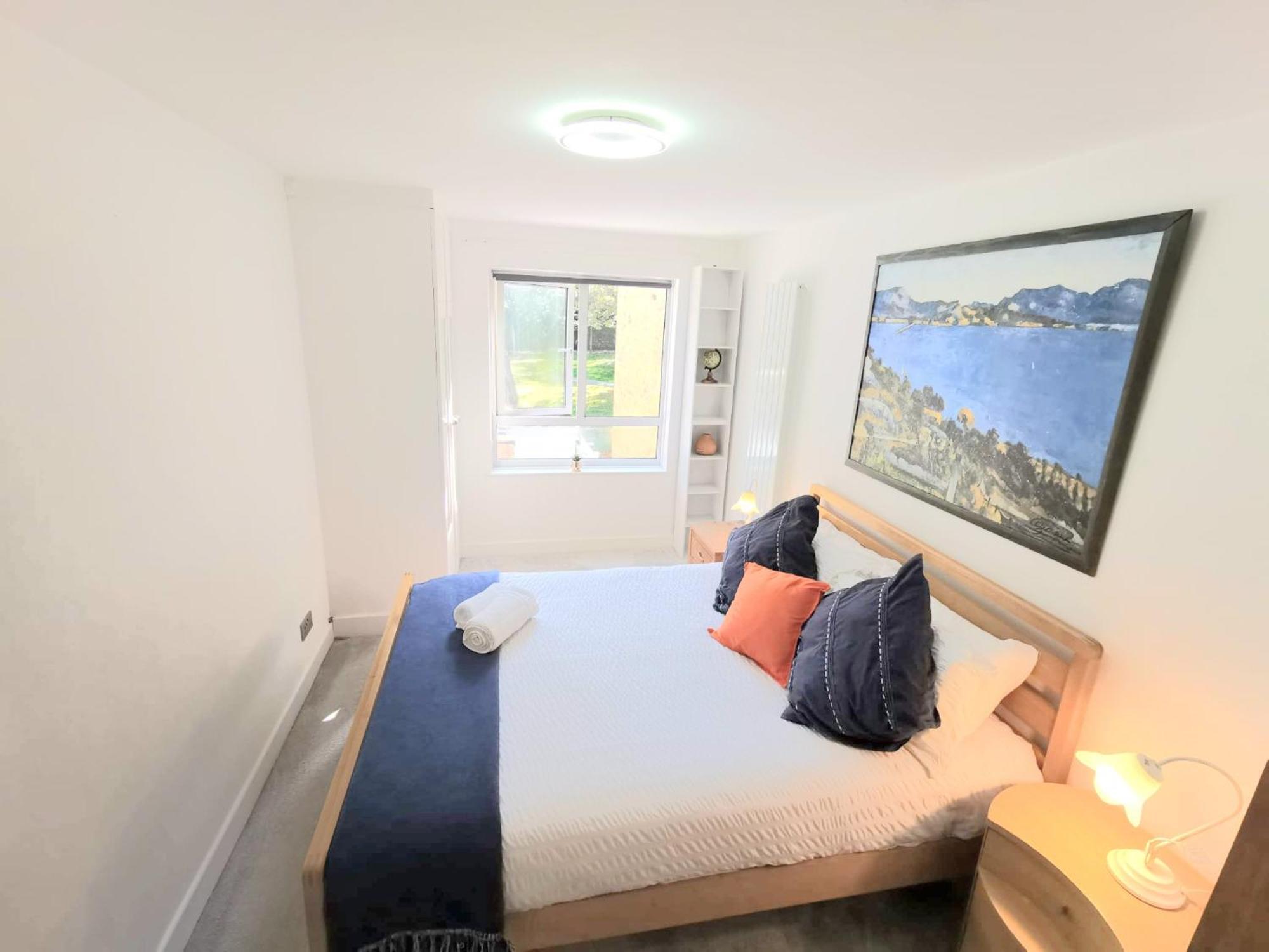 Free Parking - 4 Bed - 3 Bath - Sofa Bed - Digital Lock Entry Vakantiehuis