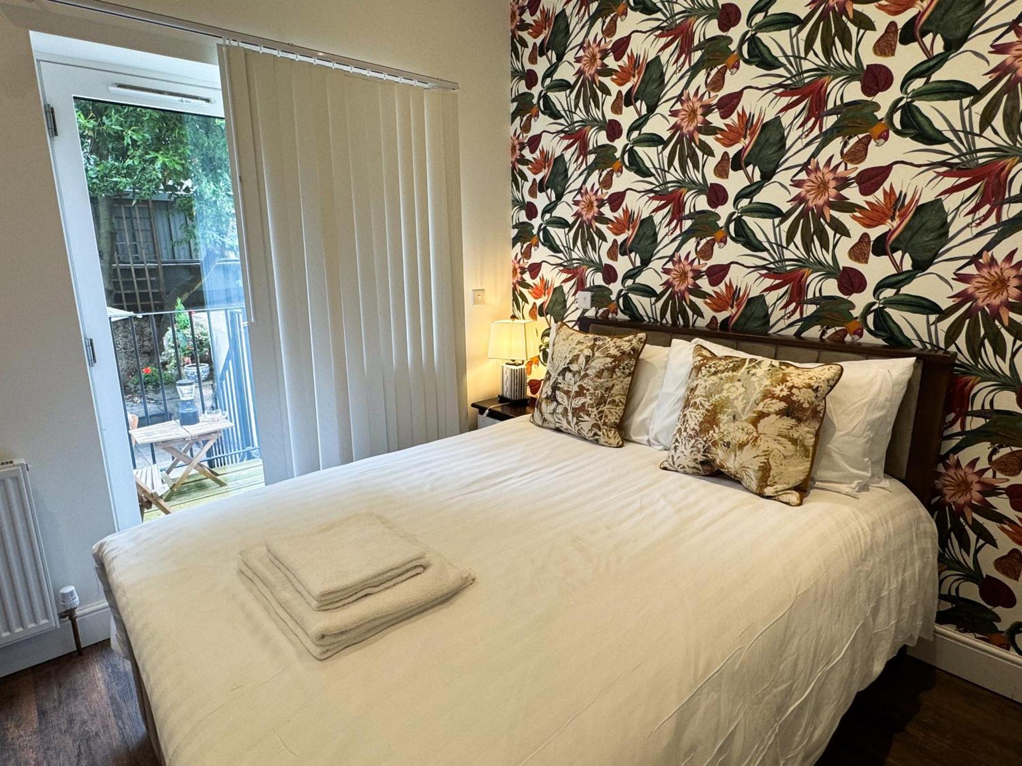 The Avonmore Olympia Bed and breakfast