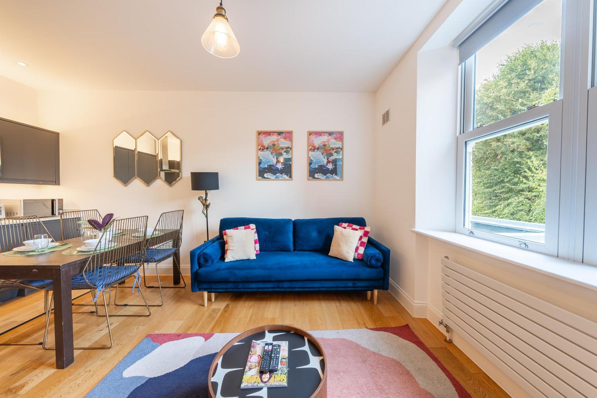 Artsy Serviced - Ealing Apartment *
