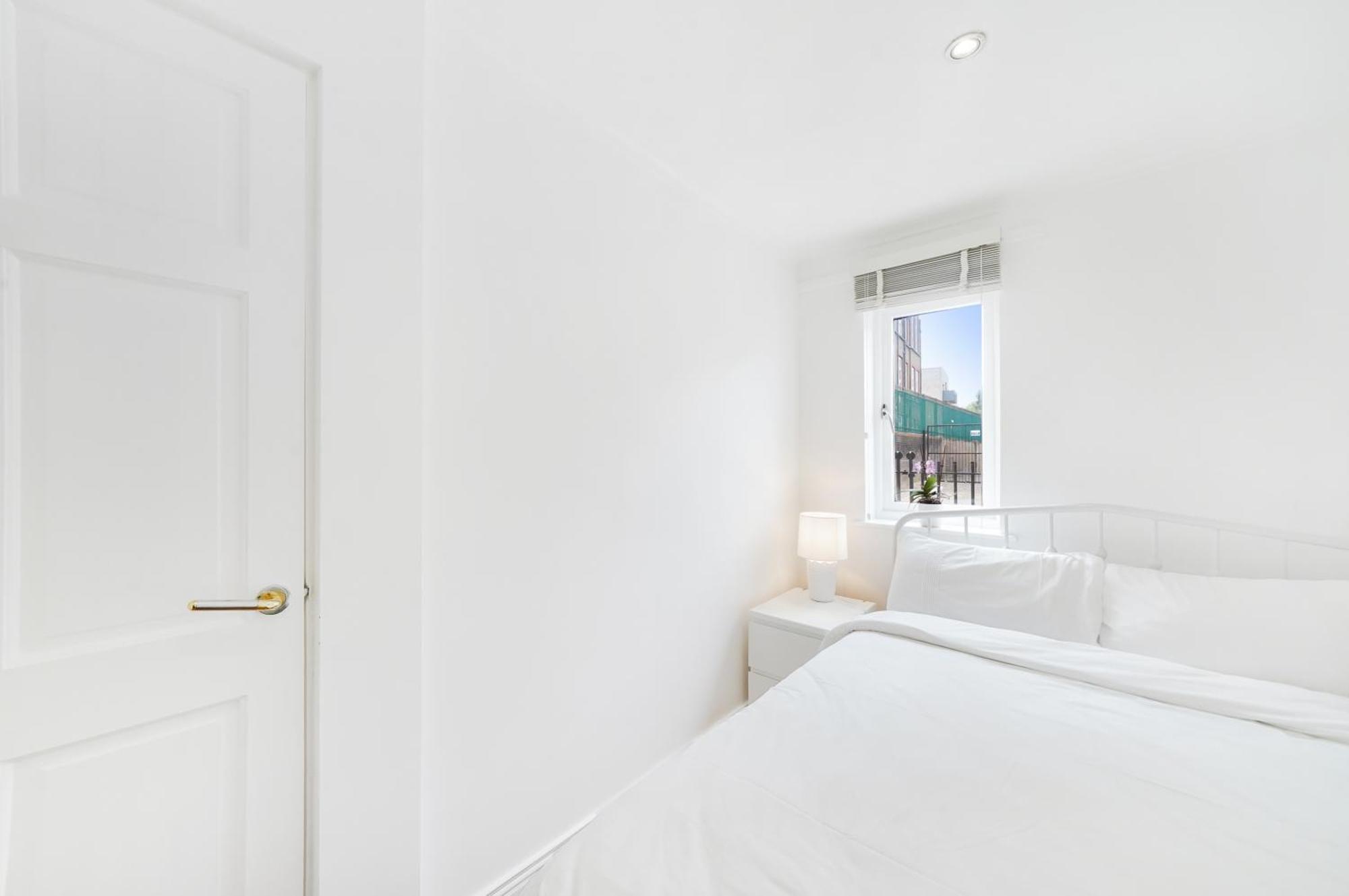 A Beautiful Stylish 2 Bedroom -city Of Apartment *