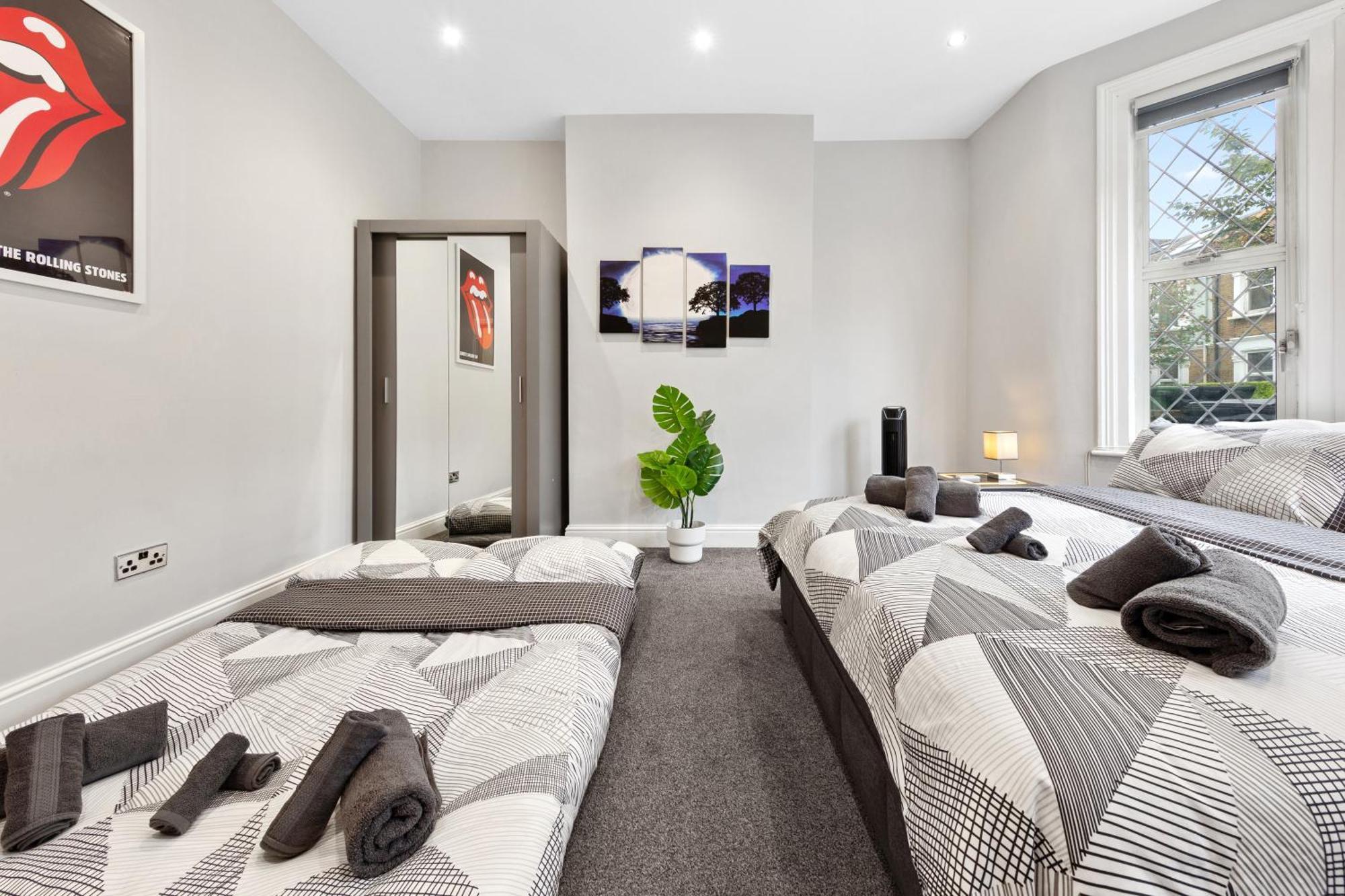 Modern In Shepherds Bush, Near Westfield London