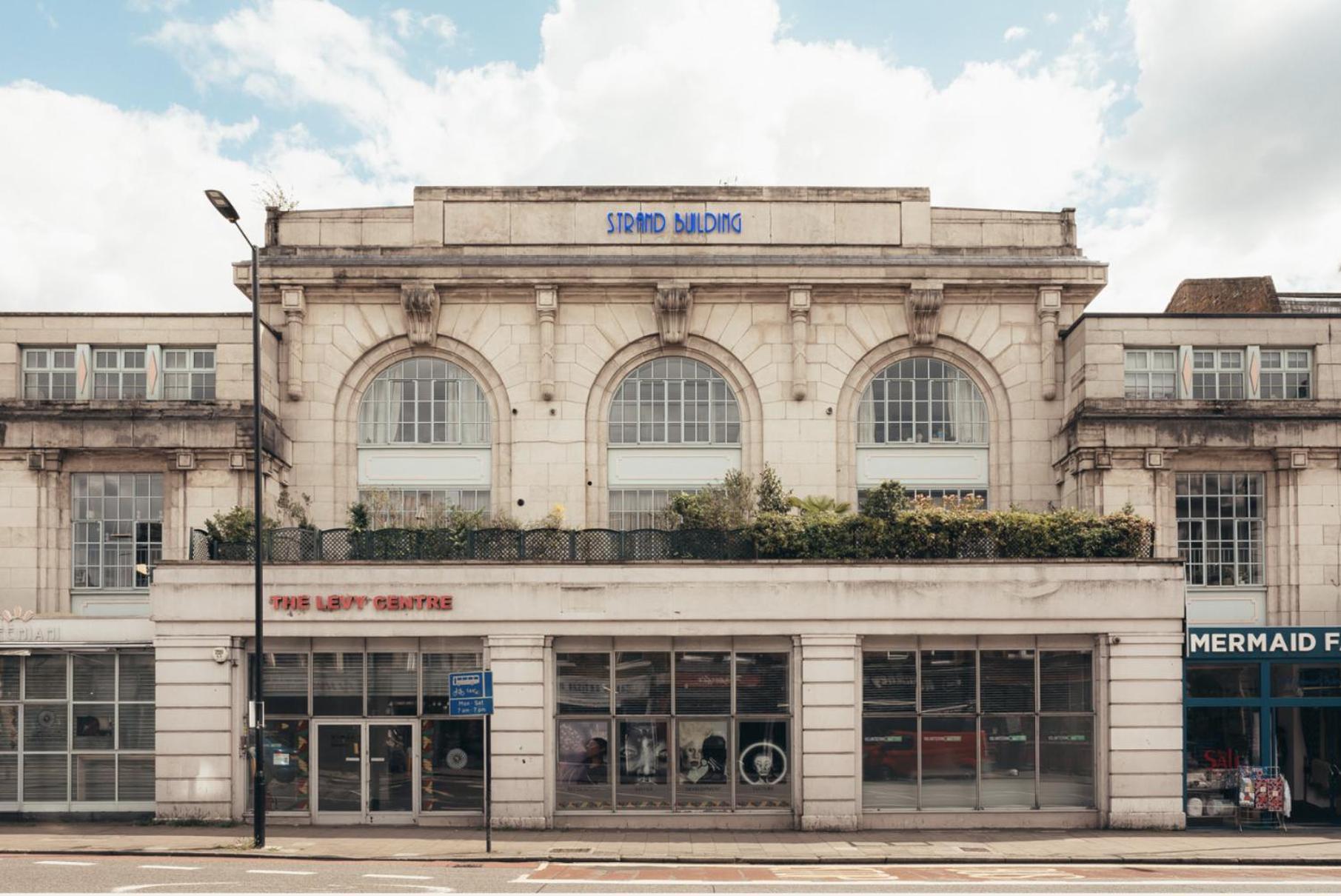 Art Deco In East Apartment London