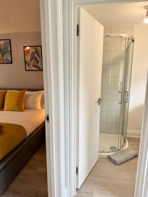 Garden 1-bed Flat 30min To Downtown & Free Parking London