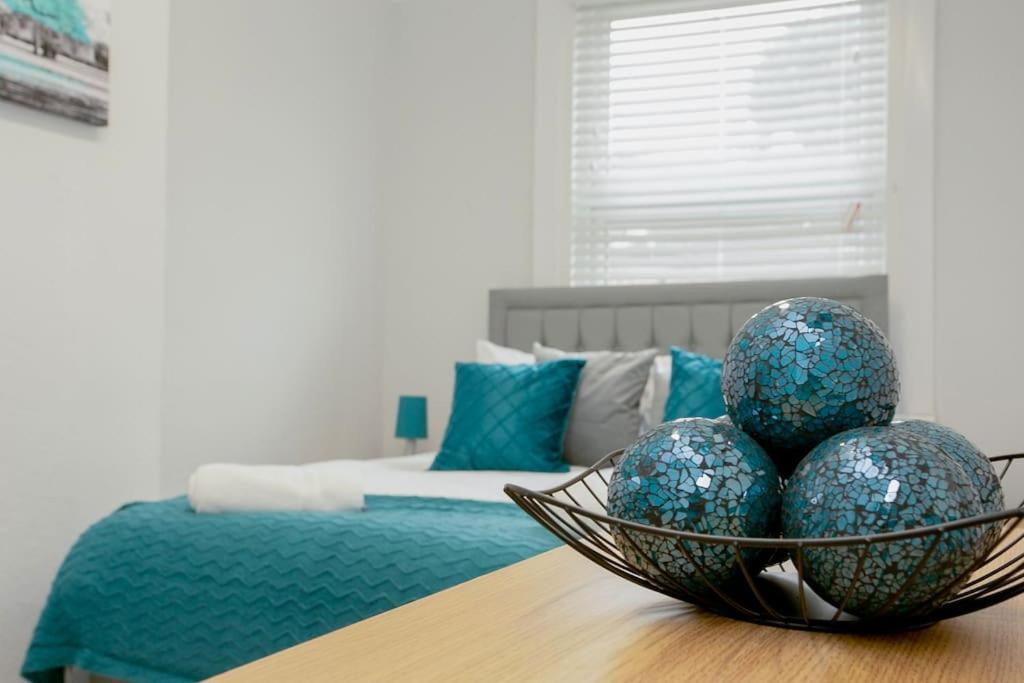 Apartment Large Stylish 2bedroom Flat In Wood London