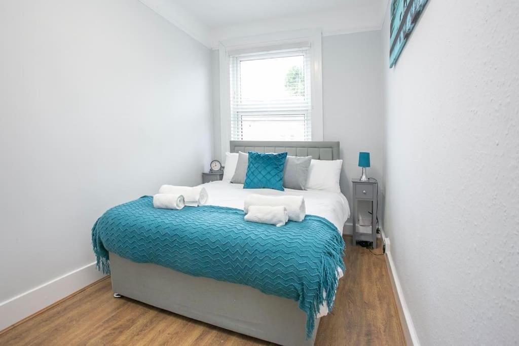 Large Stylish 2bedroom Flat In Wood Apartment *